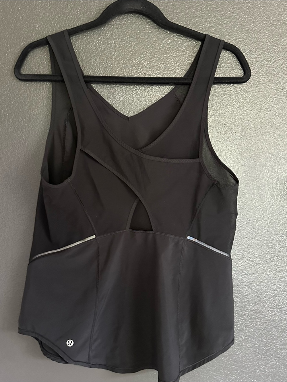 Lululemon Run With The Sun Tank Black Swift Ultra Mesh Size 6 - Picture 3 of 6